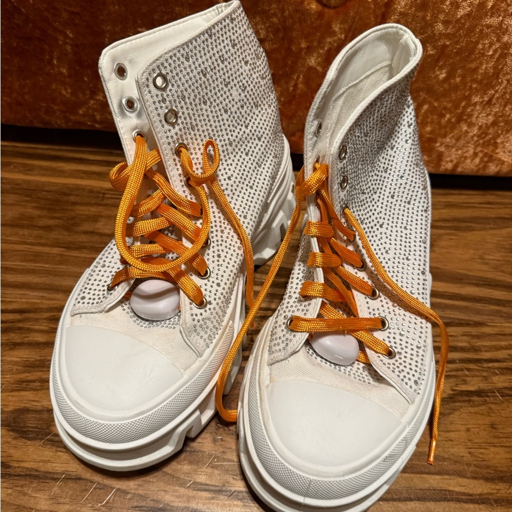 EDM SNEAKERS